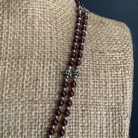 Vintage 925 s silver genuine garnet beaded necklace.